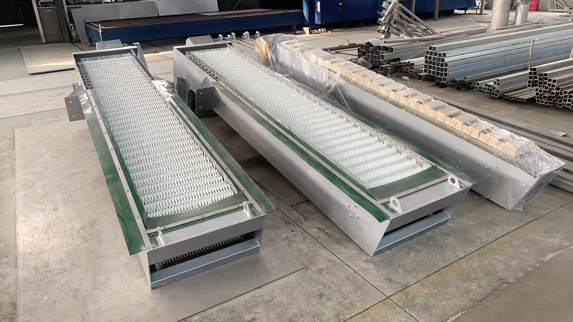 回轉(zhuǎn)耙式格柵除污機(jī)是保障整個(gè)水處理系統(tǒng)順暢運(yùn)行的基石。