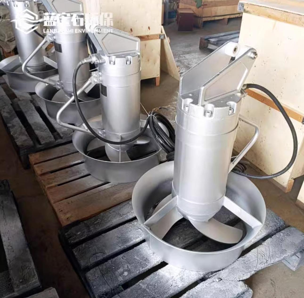 不銹鋼潛水?dāng)嚢铏C(jī)適用于哪些環(huán)境？專業(yè)選型與應(yīng)用環(huán)境深度解析